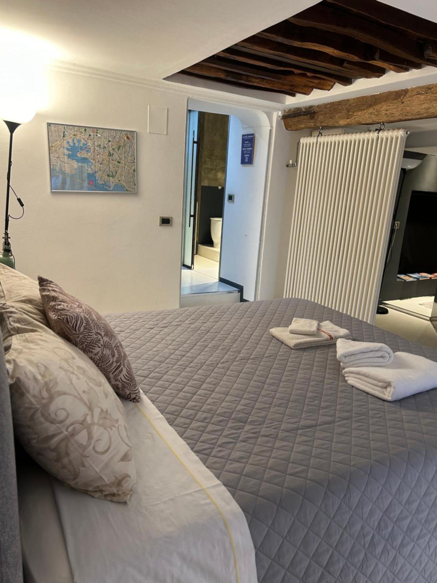 Apartament Loft La Citta Vecchia Genua Zewnętrze zdjęcie